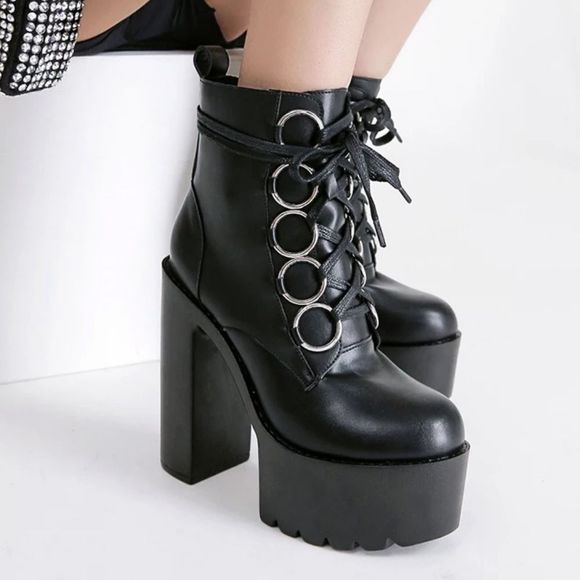 Shoes - NEW Black Leather Lace Up Zip Up Silver Oversized Round Ring Platform Boots